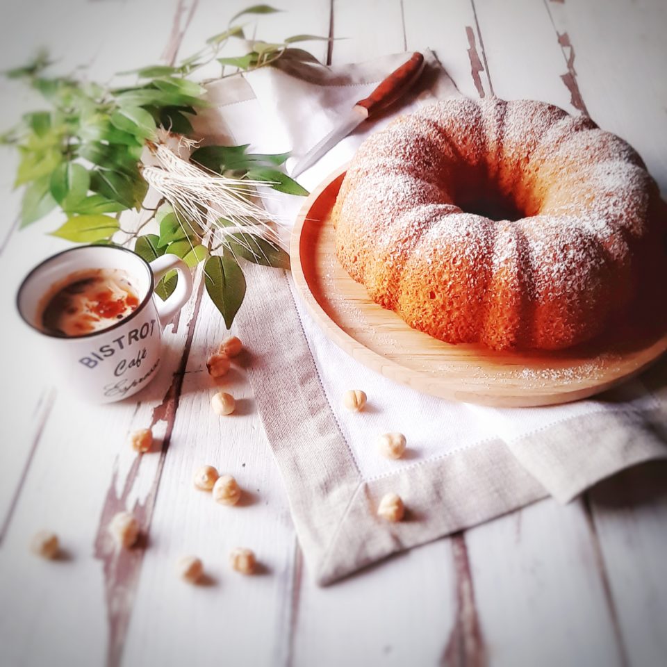 (Italiano) Ciambella integrale alle nocciole e caffè